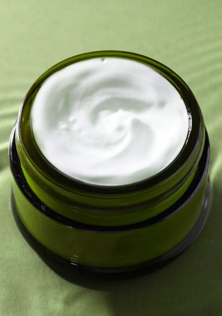 cosmétique-creme-extraction-moléculaire-de-chene